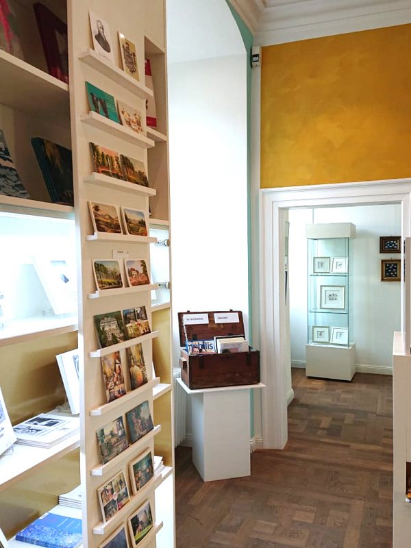 Museum-Shop-3a