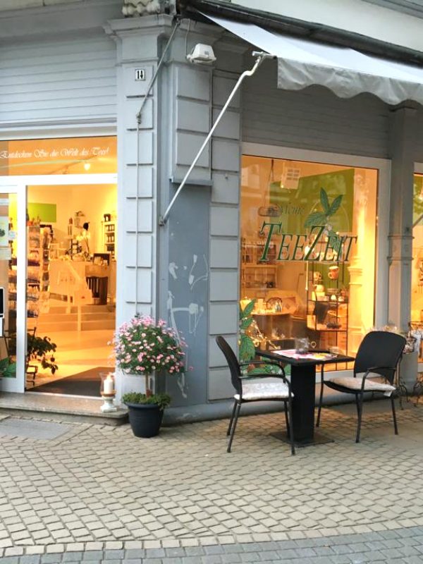 Teezeit-aussen-Brunnenstr-Bad-Pyrmont